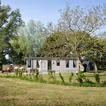 Chalet Farmstay Hof Nieuwerkerk
